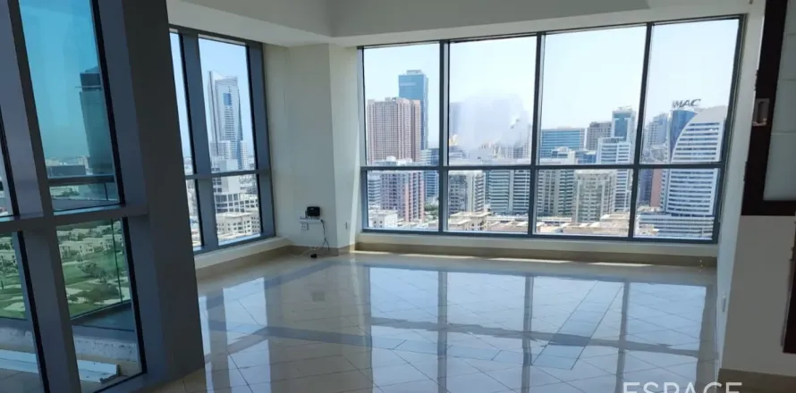 Apartment in The Views, Dubai 2 bedrooms, 122 sq.m. № 62252