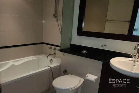 Apartment in The Views, Dubai 2 bedrooms, 122 sq.m. № 62252 - photo 4