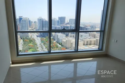 Apartment in The Views, Dubai 2 bedrooms, 122 sq.m. № 62252 - photo 7