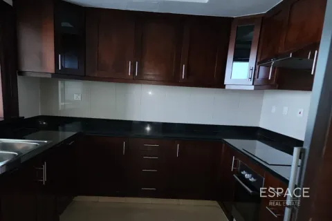 Apartment in The Views, Dubai 2 bedrooms, 122 sq.m. № 62252 - photo 3
