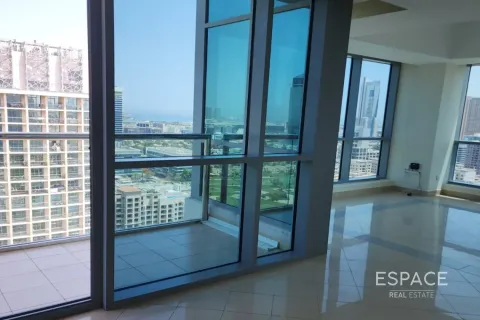 Apartment in The Views, Dubai 2 bedrooms, 122 sq.m. № 62252 - photo 2