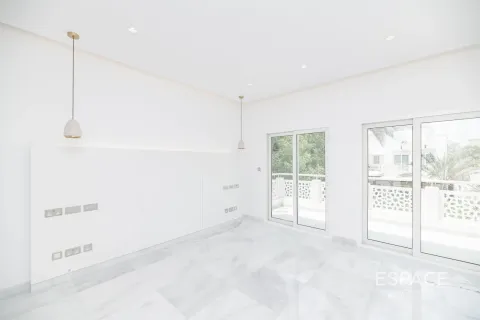 Villa in Meadows, Dubai 5 bedrooms, 353 sq.m. № 62251 - photo 13