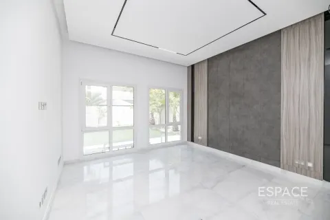 Villa in Meadows, Dubai 5 bedrooms, 353 sq.m. № 62251 - photo 4
