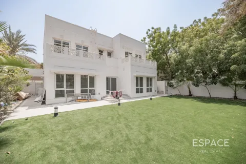 Villa in Meadows, Dubai 5 bedrooms, 353 sq.m. № 62251 - photo 19