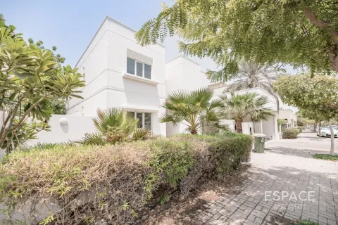 Villa in Meadows, Dubai 5 bedrooms, 353 sq.m. № 62251 - photo 20