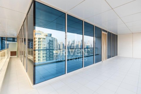 Apartment in Business Bay, Dubai 2 bedrooms, 174 sq.m. № 19764 - photo 10