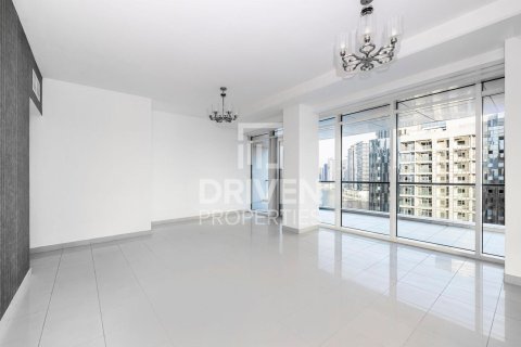 Apartment in Business Bay, Dubai 2 bedrooms, 174 sq.m. № 19764 - photo 1