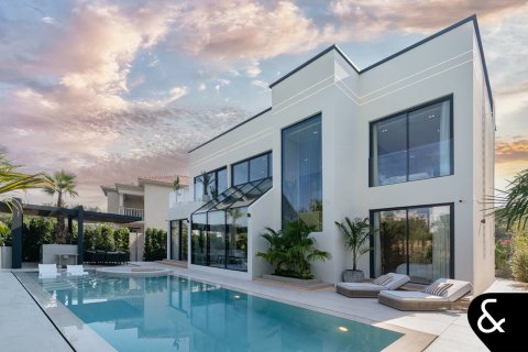 Купить виллу в Jumeirah Islands, Дубай: 5 спален, 548м², № 78890 - фото 1