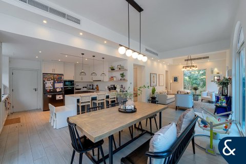 Купить виллу в Victory Heights, Dubai Sports City, Дубай: 4 спальни, 613м², № 78915 - фото 3