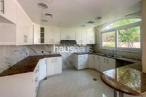 Villa in The Springs, Dubai 3 bedrooms, 228 sq.m. № 44732 - photo 2