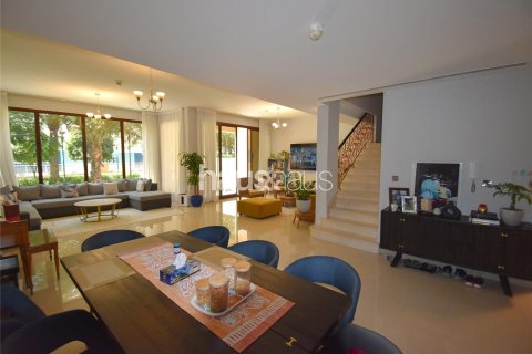 تاون هاوس في Jumeirah Islands, دبي 4 غرف نوم, 337 م² رقم 44742 - صورة 1