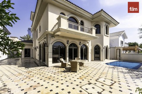 Villa à Palm Jumeirah, Dubai, 4 chambres, 622.4 m², № 12336 - photo 1