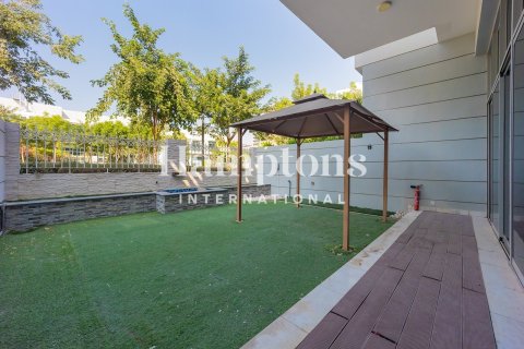 Снять в аренду таунхаус в Murooj Al Furjan, Al Furjan, Дубай: 4 спальни, 222.96720000м², № 63316 - фото 10