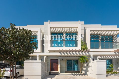 Снять в аренду таунхаус в Murooj Al Furjan, Al Furjan, Дубай: 4 спальни, 222.96720000м², № 63316 - фото 3