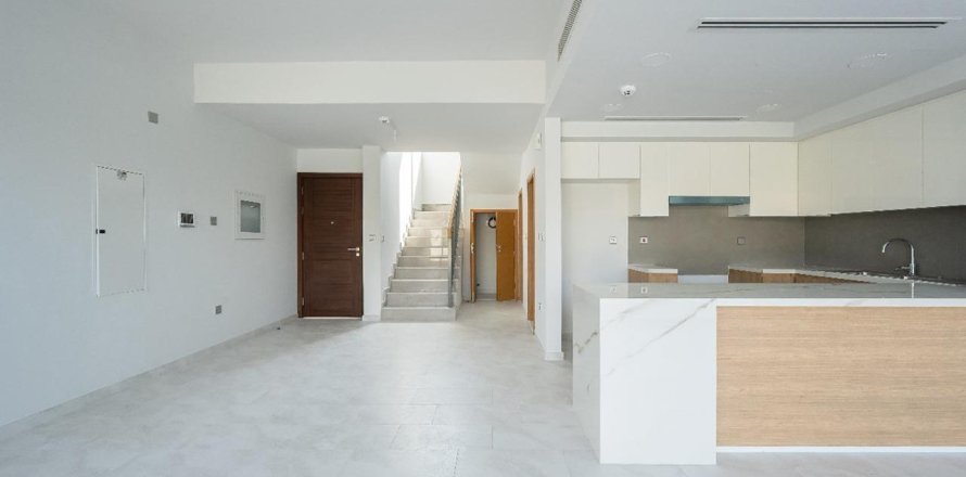 Townhouse in Dubai Land, Dubai 4 bedrooms, 261.65 sq.m. № 130125