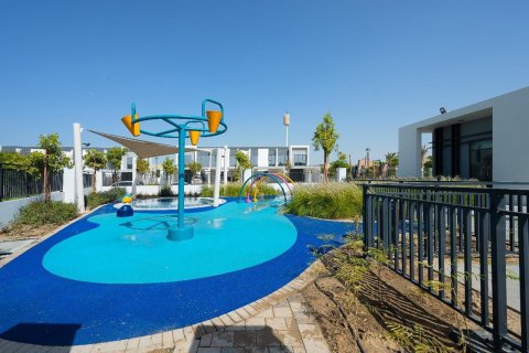 Townhouse in Dubai Land, Dubai 4 bedrooms, 261.65 sq.m. № 130125 - photo 2
