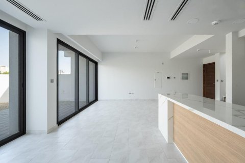 Townhouse in Dubai Land, Dubai 4 bedrooms, 261.65 sq.m. № 130125 - photo 13