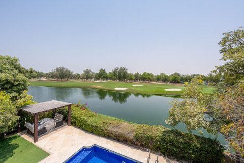 Villa à Jumeirah Golf Estates, Dubai, 4 chambres, 672.62 m², № 130133 - photo 2