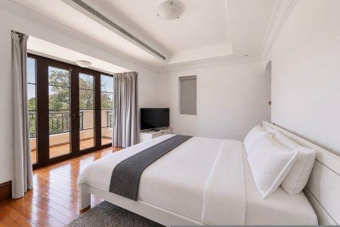 Villa à Jumeirah Golf Estates, Dubai, 4 chambres, 672.62 m², № 130133 - photo 7