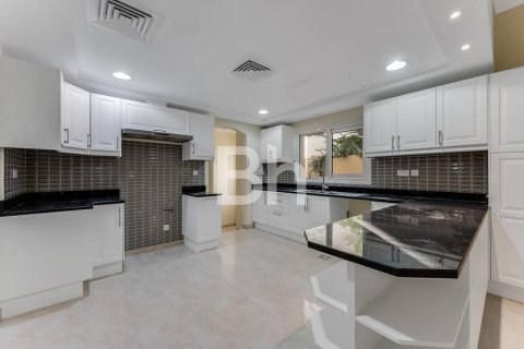 Villa à Dubai, 5 chambres, 509 m², № 58066 - photo 11