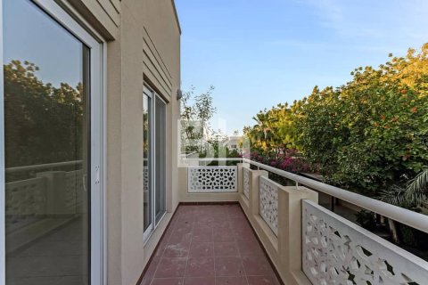 Villa à Dubai, 5 chambres, 509 m², № 58066 - photo 2