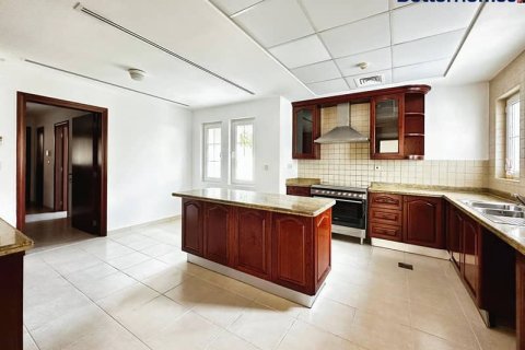 Снять в аренду виллу в Арабиан Ранчес, Дубай: 4 спальни, 781м², № 58067 - фото 3