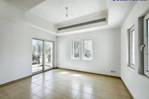 Снять в аренду виллу в Арабиан Ранчес, Дубай: 4 спальни, 781м², № 58067 - фото 2
