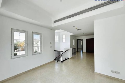 Снять в аренду виллу в Арабиан Ранчес, Дубай: 4 спальни, 781м², № 58067 - фото 6