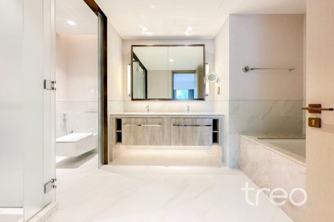 Снять в аренду квартиру в Address Harbour Point, Dubai Creek Harbour (The Lagoons), Дубай: 2 спальни, 102.47м², № 136221 - фото 3