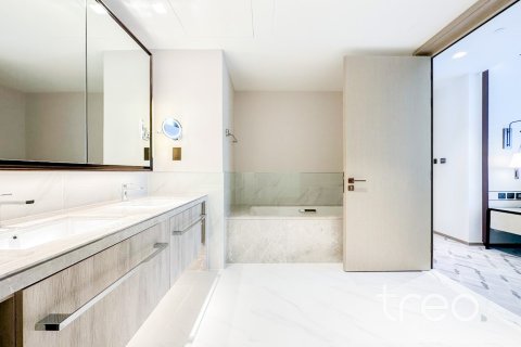 Снять в аренду квартиру в Address Harbour Point, Dubai Creek Harbour (The Lagoons), Дубай: 2 спальни, 102.47м², № 136221 - фото 4
