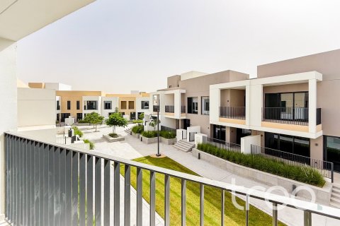 Townhouse in Arabian Ranches 3, Dubai 4 bedrooms, 284.19 sq.m. № 136227 - photo 3