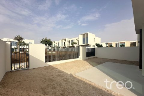 Townhouse in The Valley, Dubai 4 bedrooms, 257.43 sq.m. № 136214 - photo 16