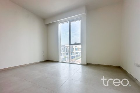 Townhouse in The Valley, Dubai 4 bedrooms, 257.43 sq.m. № 136214 - photo 23