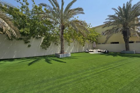 Villa in Jumeirah Park, Dubai 4 bedrooms, 1111.21 sq.m. № 142195 - photo 27