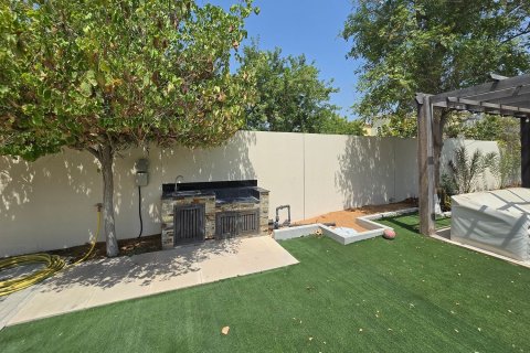 Villa in Jumeirah Park, Dubai 4 bedrooms, 1111.21 sq.m. № 142195 - photo 24