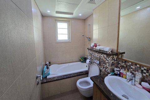 Villa in Jumeirah Park, Dubai 4 bedrooms, 1111.21 sq.m. № 142195 - photo 21