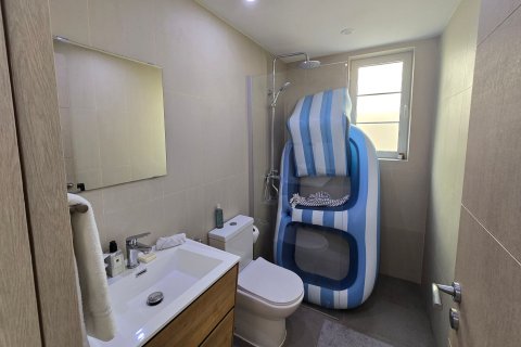 Villa in Jumeirah Park, Dubai 4 bedrooms, 1111.21 sq.m. № 142195 - photo 13