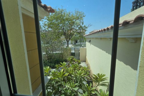 Villa in Jumeirah Park, Dubai 4 bedrooms, 1111.21 sq.m. № 142195 - photo 22