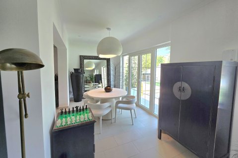 Villa in Jumeirah Park, Dubai 4 bedrooms, 1111.21 sq.m. № 142195 - photo 6