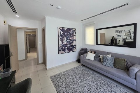 Villa in Jumeirah Park, Dubai 4 bedrooms, 1111.21 sq.m. № 142195 - photo 12
