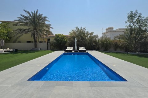 Villa in Jumeirah Park, Dubai 4 bedrooms, 1111.21 sq.m. № 142195 - photo 26
