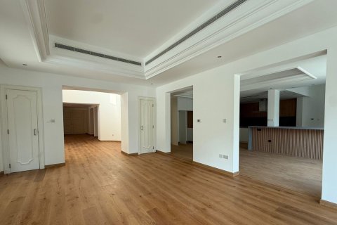 Villa in Dubai Sports City, Dubai 6 bedrooms, 838.91 sq.m. № 142237 - photo 9