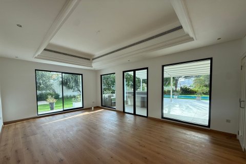 Villa in Dubai Sports City, Dubai 6 bedrooms, 838.91 sq.m. № 142237 - photo 6