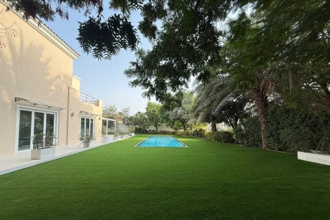 Villa in Dubai Sports City, Dubai 6 bedrooms, 838.91 sq.m. № 142237 - photo 28
