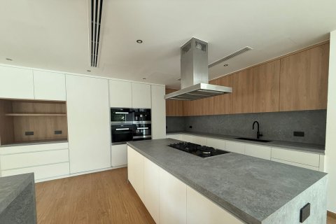 Villa in Dubai Sports City, Dubai 6 bedrooms, 838.91 sq.m. № 142237 - photo 7