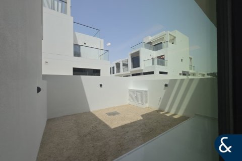 Townhouse in DAMAC Hills (Akoya by DAMAC), Dubai 3 bedrooms, 138 sq.m. № 74762 - photo 12