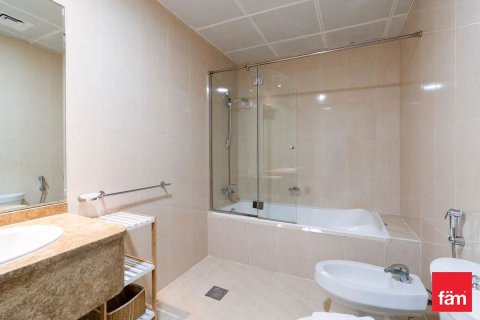 Снять в аренду квартиру в Аль-Барше, Дубай: 2 спальни, 118.6м², № 47783 - фото 15