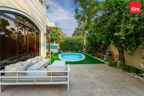 Villa en Dubai, 4 dormitorios, 389 m², № 47687 - foto 28