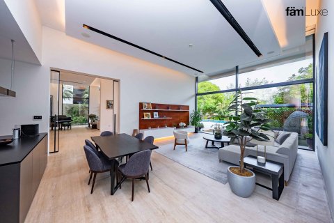 Villa à Dubai, 6 chambres, 1117.1 m², № 47690 - photo 9