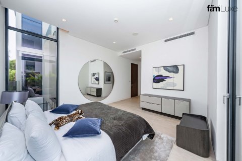 Villa à Dubai, 6 chambres, 1117.1 m², № 47690 - photo 13